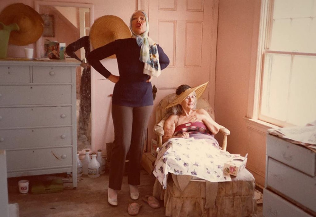 The Magic of Nostalgia and Longing in ‘Grey Gardens’&nbsp;(1975)